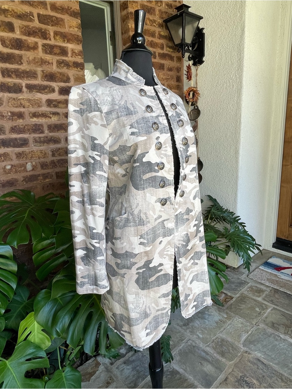 Women's Camo Military-Style Long Light Weight Trench Coat-- Neutral Camo - Picture 3 of 6
